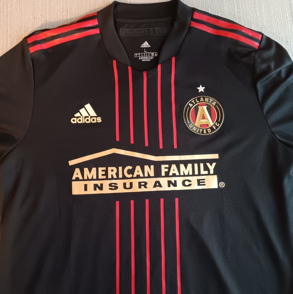 Adidas Men's Atlanta United Soccer Authentic  Jersey Size L